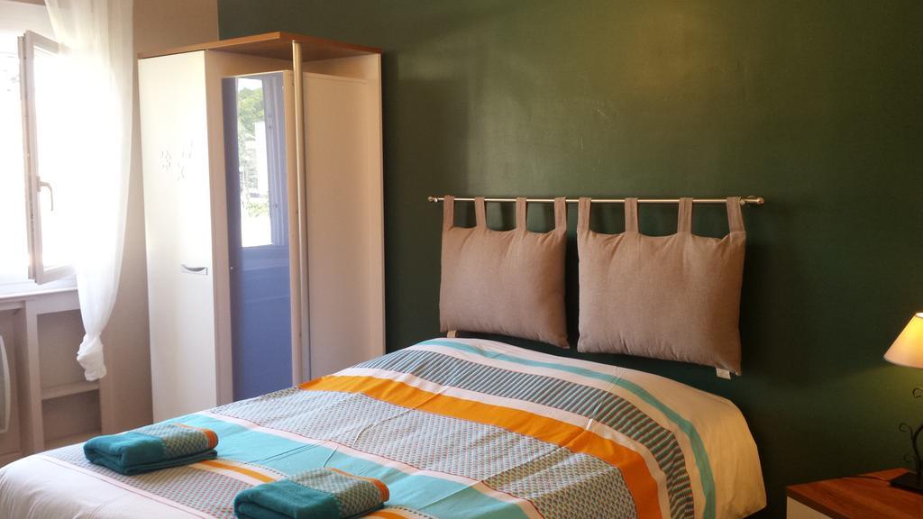 Chambre D'Hotes Le Cypres Bleu Roussillon  Εξωτερικό φωτογραφία