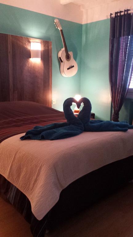 Chambre D'Hotes Le Cypres Bleu Roussillon  Εξωτερικό φωτογραφία