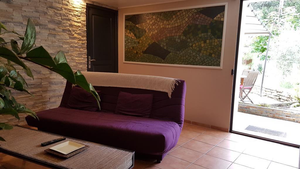Chambre D'Hotes Le Cypres Bleu Roussillon  Εξωτερικό φωτογραφία