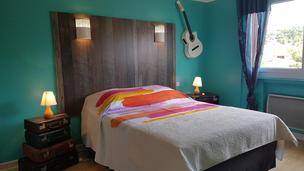 Chambre D'Hotes Le Cypres Bleu Roussillon  Εξωτερικό φωτογραφία